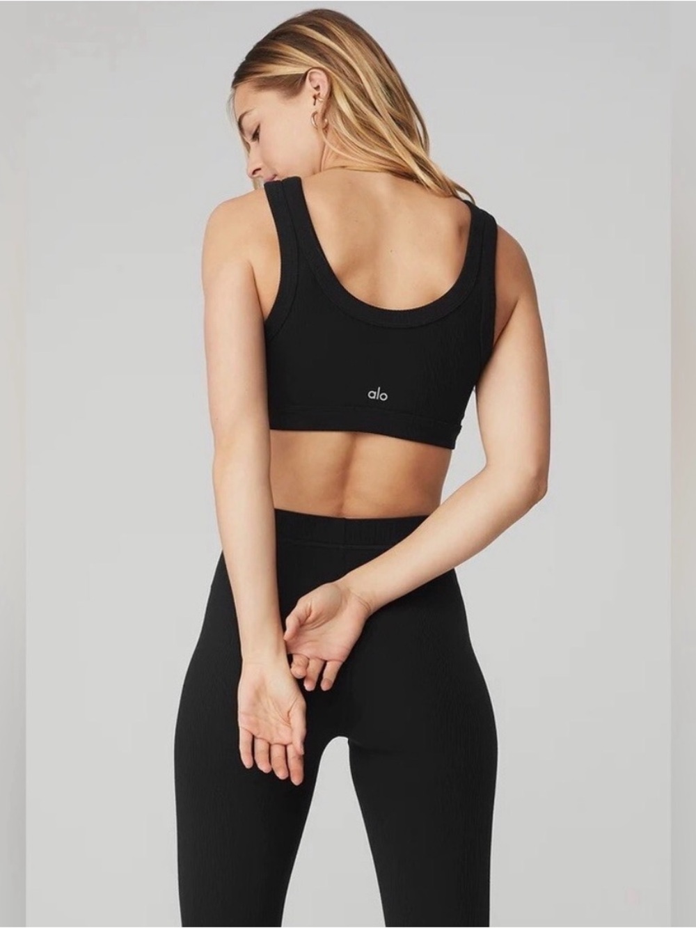 Alo Yoga Wellness Bra - Black / small